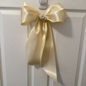 Cream Bow Ornament with SILVER